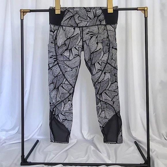 Lululemon Goal Crusher 7/8 Tight Dottie Tribe Pant - Picture 4 of 5